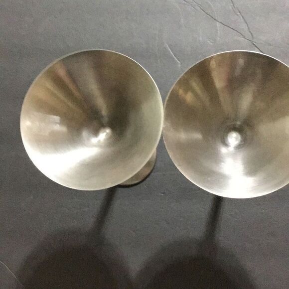 Pair of threshold, stainless steel martini glasses - Picture 2 of 3